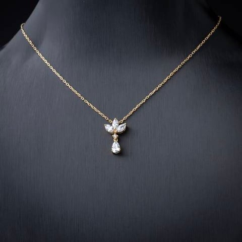 عقد ذهب عيار 18