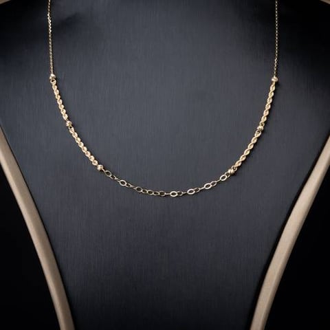 عقد ذهب عيار 18