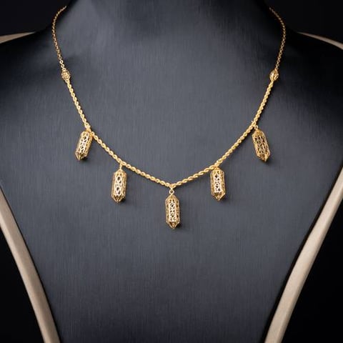 عقد ذهب عيار 21