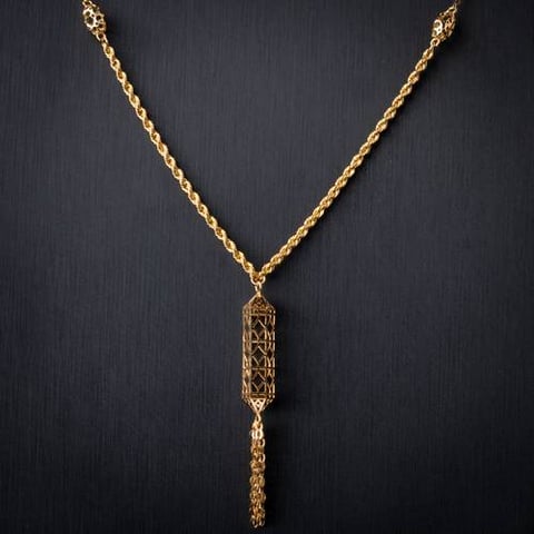 عقد ذهب عيار 21