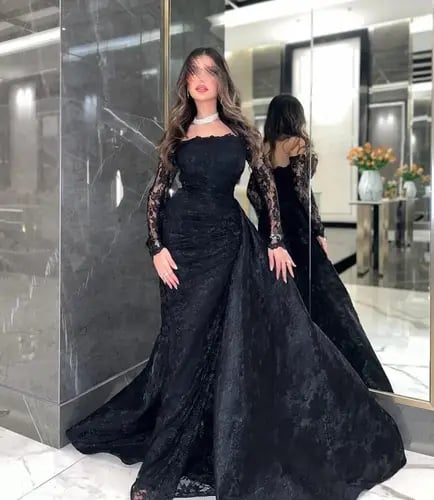 فستان سهرة أسود باكمام منفصله دانتيل