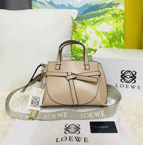 شنطة نسائية ماركة لوي 