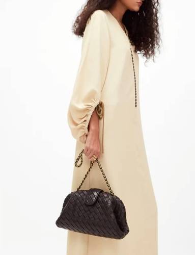 شنطة نسائية ماركة بوتيغا