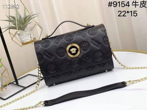 شنطة يد نسائية  من ماركة فرزاتشي