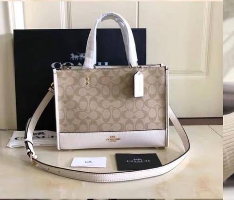 شنطة نسائية ماركة كوتش