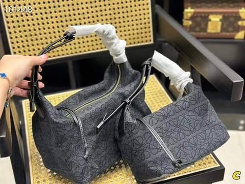 شنطة نسائية ماركة لويفي 