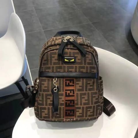 شنطة ظهر ماركة فندي