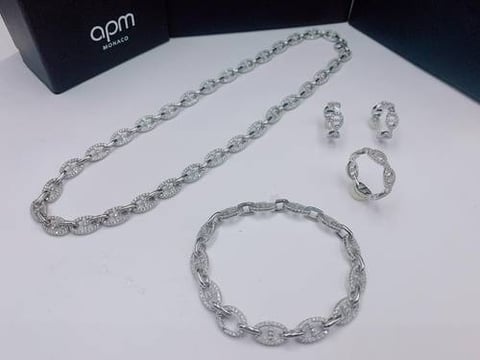 مجموعة اكسسوارات من اي بي ام 