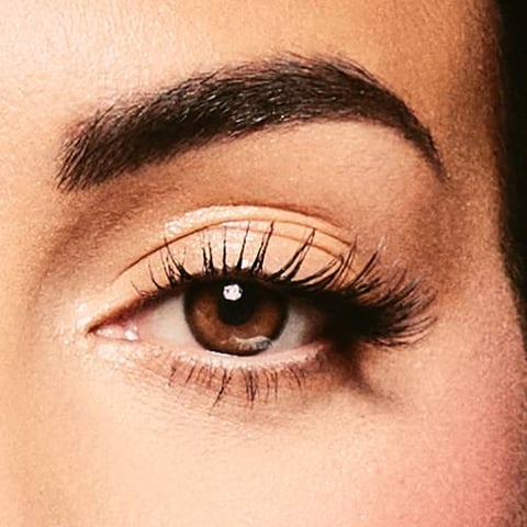 عدسات ملونة من امارا - وولنت