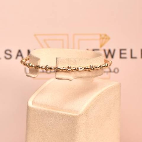 سوارة واقفة عيار 18