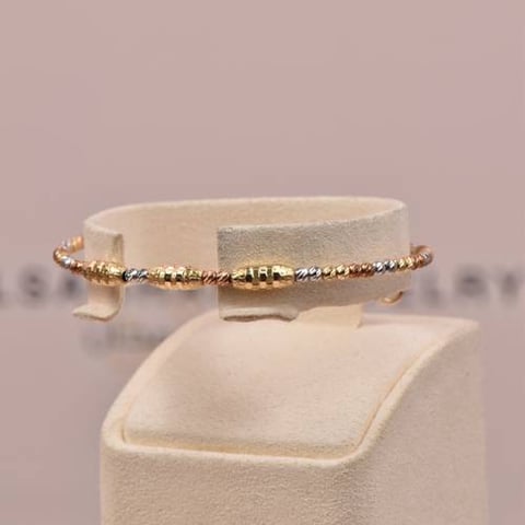 سوارة واقفة عيار 18