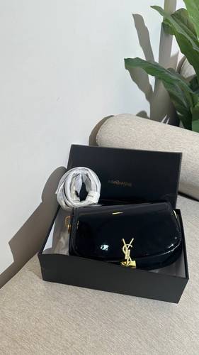 شنطة سوداء انيقة