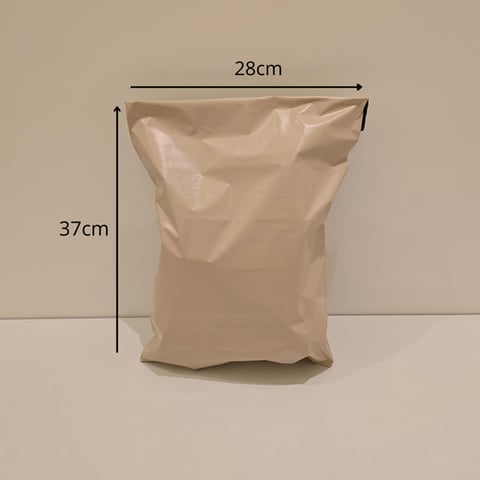 Small beige shipping bags pack