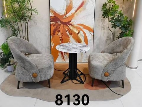 طقم كرسيين و طاولة لون بني فاتح تصميم عصري