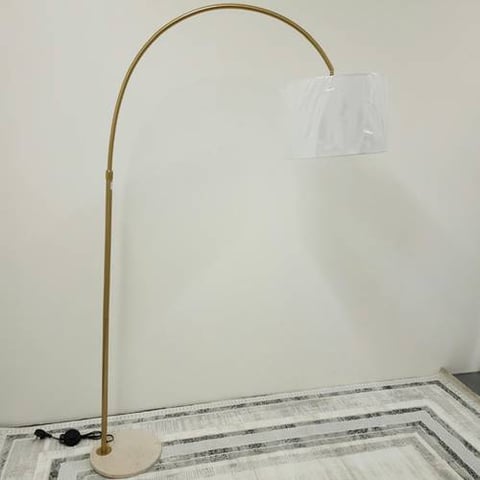 اباجورة ارضية طويلة ذهبي
