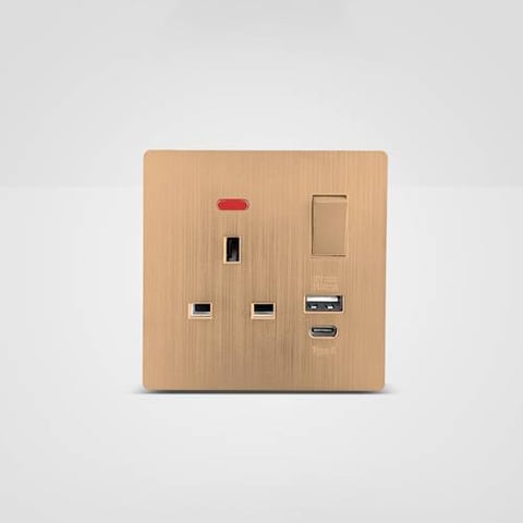 فيش كهرباء ثلاثي ثلاثي 13 امبير مع منفذ USB+Type C باللون الذهبي فيكتوري شامبين
