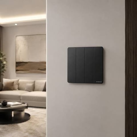 مفتاح كهرباء رباعي اسود MFZ