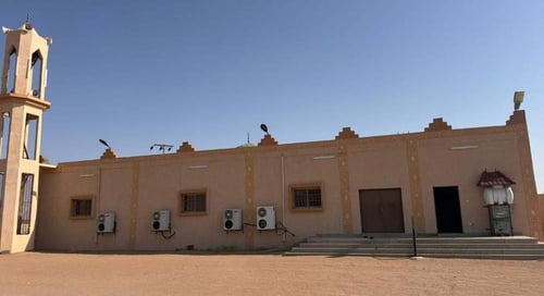 تجديد فرش جامع العزيزية في النقيع
