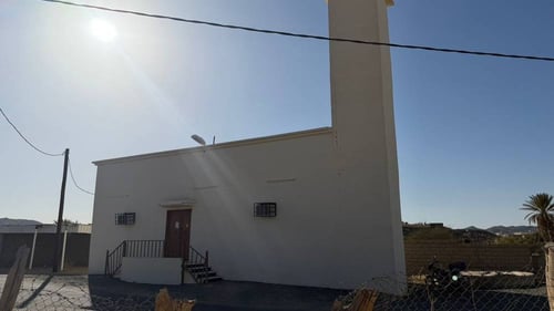 تغيير سجاد مسجد حي المليح في واعر