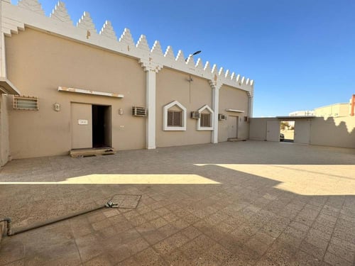 تغيير  سجاد وتكييف مسجد حمزة بن عبدالمطلب