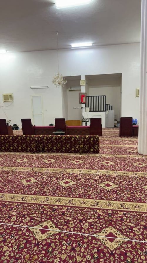 فرش وإذاعة مسجد قوز نعمان الواقع بالقرب من تقاطع الحمه