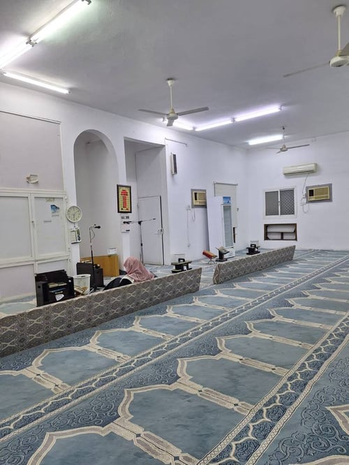 تغيير سجاد مسجد ابو خيال بالمروة