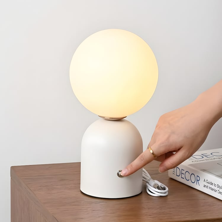 اباجورة رأس كروي LED قابلة للشحن لون ابيض – إضاءة متعددة للمساحات الصغيرة