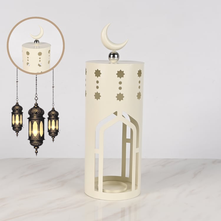 فانوس رمضان معدني مقاس 42 سم أبيض كريمي – حامل شموع بزخارف ونقوش نجمية