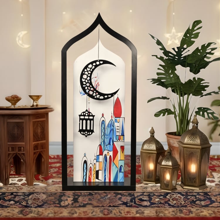 استاند رمضان حديد مع تعليقة هلال وفوانيس مقاس 150 سم  – تصميم أنيق بعبارة رمضان مبارك مع رسومات اسلامية