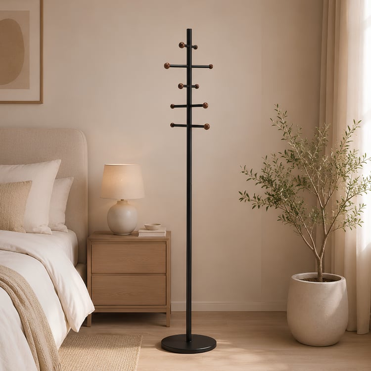 علاقة ملابس ليفارا معدنية لون أسود 190×36 سم – شماعة ملابس أرضية فاخرة بتصميم عصري عملي لتعليق العبايات والملابس والشنط وتنظيم المداخل وغرف النوم وغرف الملابس