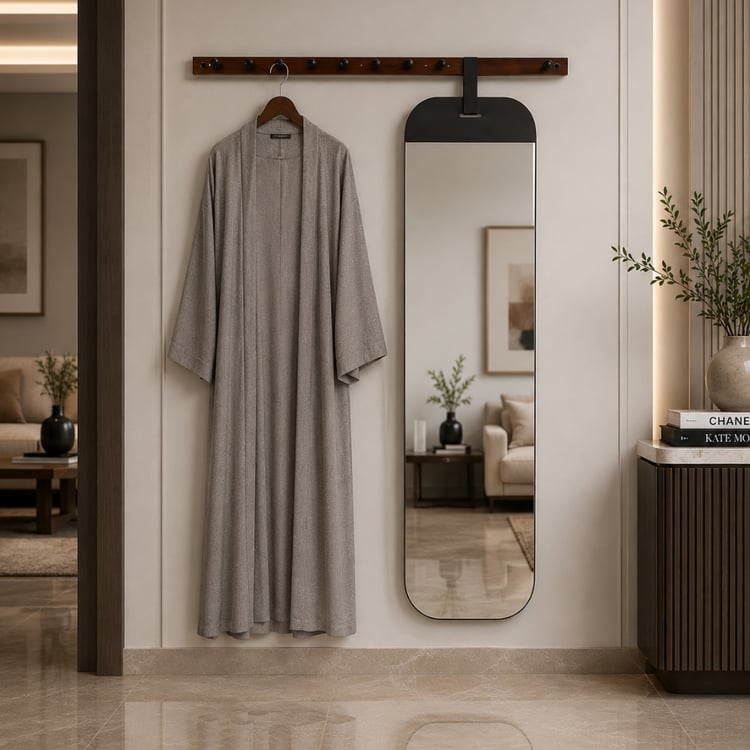 مراية حائط طويلة يفوزيا 135×40 سم مع علاقة عبايات لون أسود وبني – مرآة ديكور كاملة الطول بتصميم مودرن فاخر للمداخل وغرف النوم وغرف الملابس