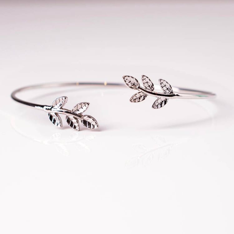 متجر الحلي - إسورة ورق الشجر الفضية Trinkets boutique- silver tree lea