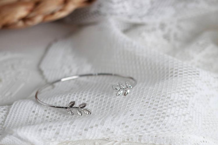 متجر الحلي - إسورة ورق الشجر الفضية Trinkets boutique- silver tree lea
