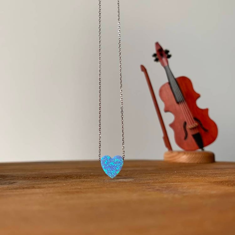 متجر الحلي | سلسلة قلب أوبال، أزرق فاتحTrinkets boutique - Opal heart