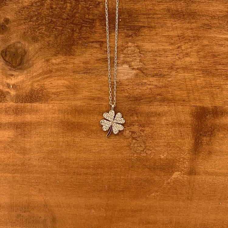 متجر الحلي - سلسلة الوردة، فضيTrinkets boutique - The flower necklace,