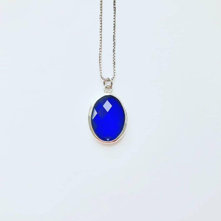 متجر الحلي - سلسلة حجر زولتنايت متغير اللونTrinkets boutique - Zultani