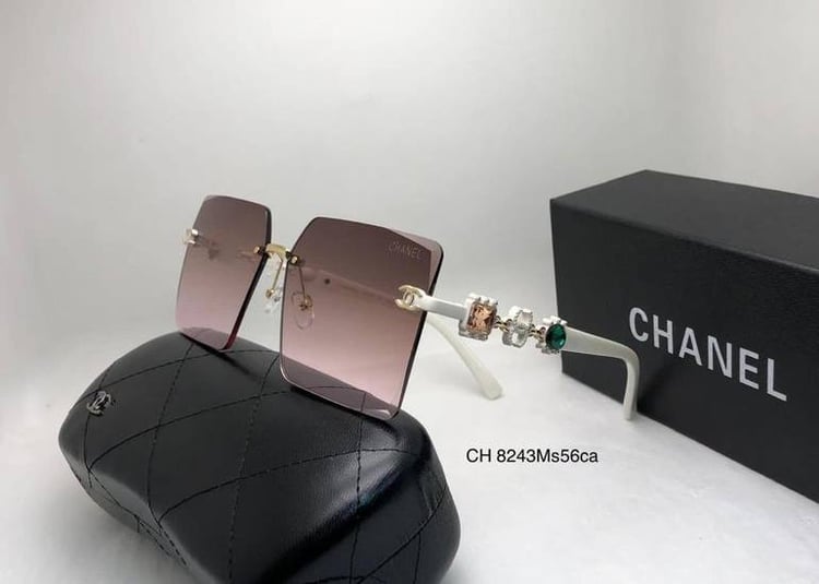 نظارة نسائية ماركة شانيل
