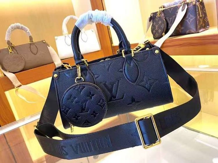 شنطة نسائية ماركة لويس فيتون