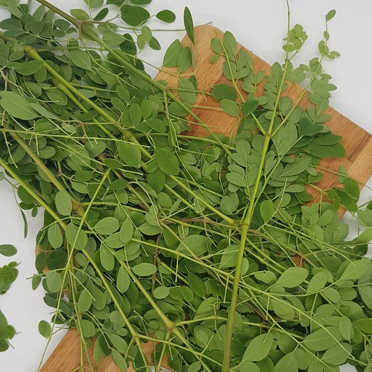 Organic Moringa Leaves