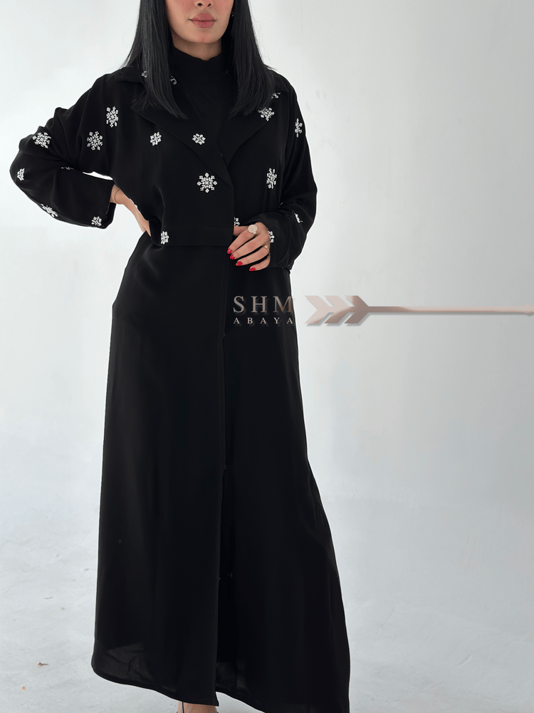 عبايه تطريز ابيض