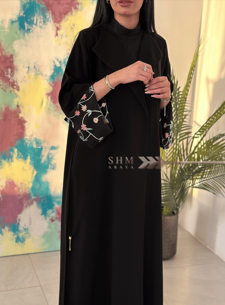 عباية مطرزة ورد