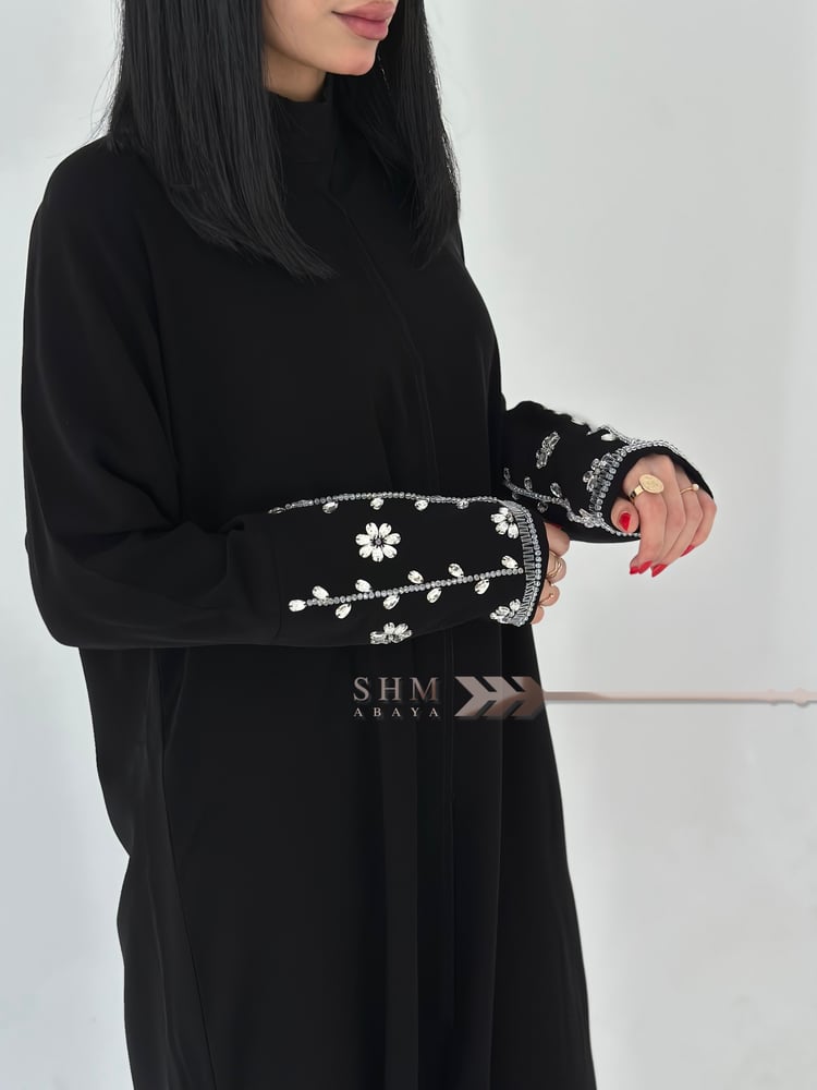 عبايه شك ابيض