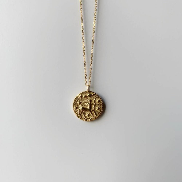 متجر الحلي - سلسلة العملة، ذهبي Trinkets boutique - The token necklace