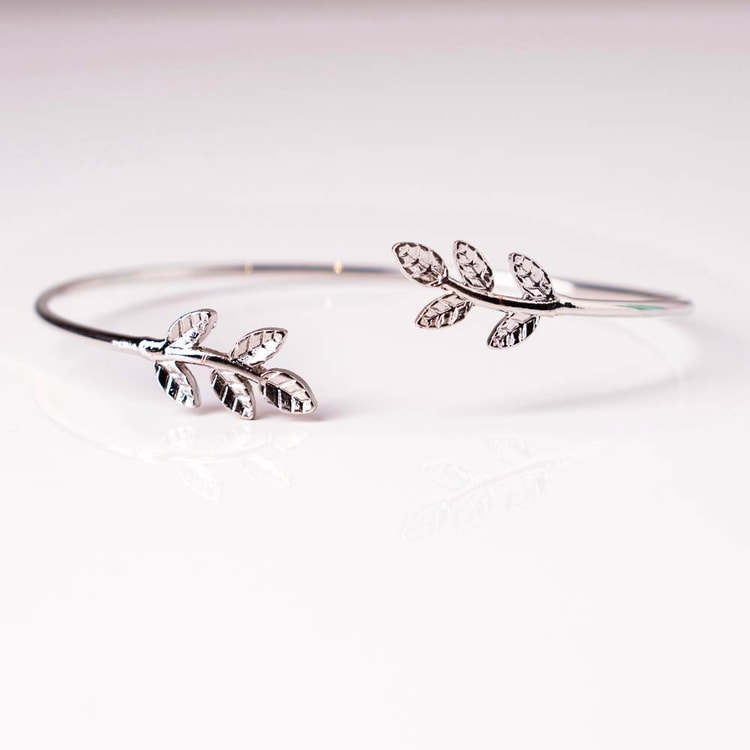 متجر الحلي - إسورة ورق الشجر الفضية Trinkets boutique- silver tree lea