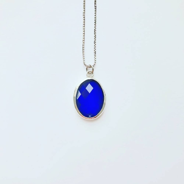 متجر الحلي - سلسلة حجر زولتنايت متغير اللونTrinkets boutique - Zultani