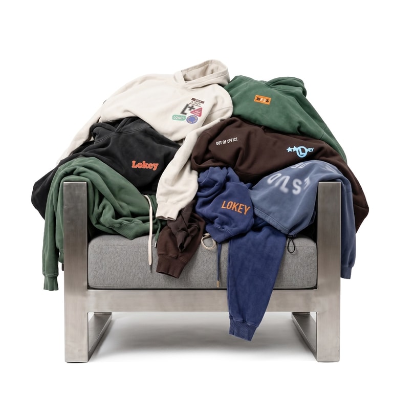 HOODIES & SWEATERS