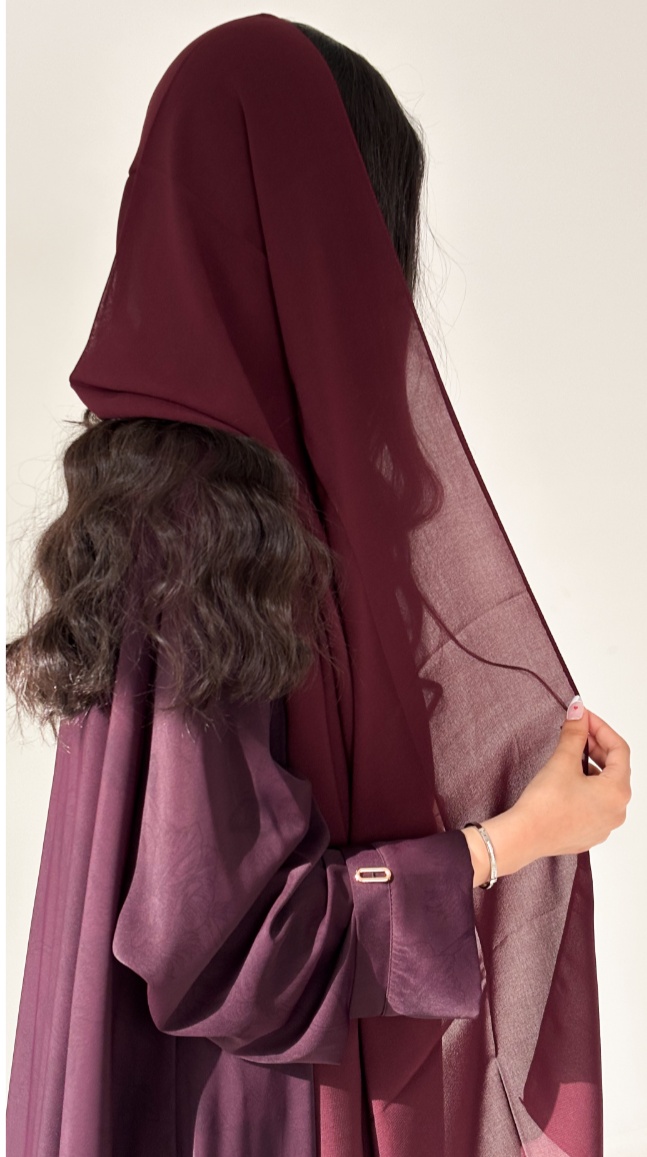 عبايات ملونة