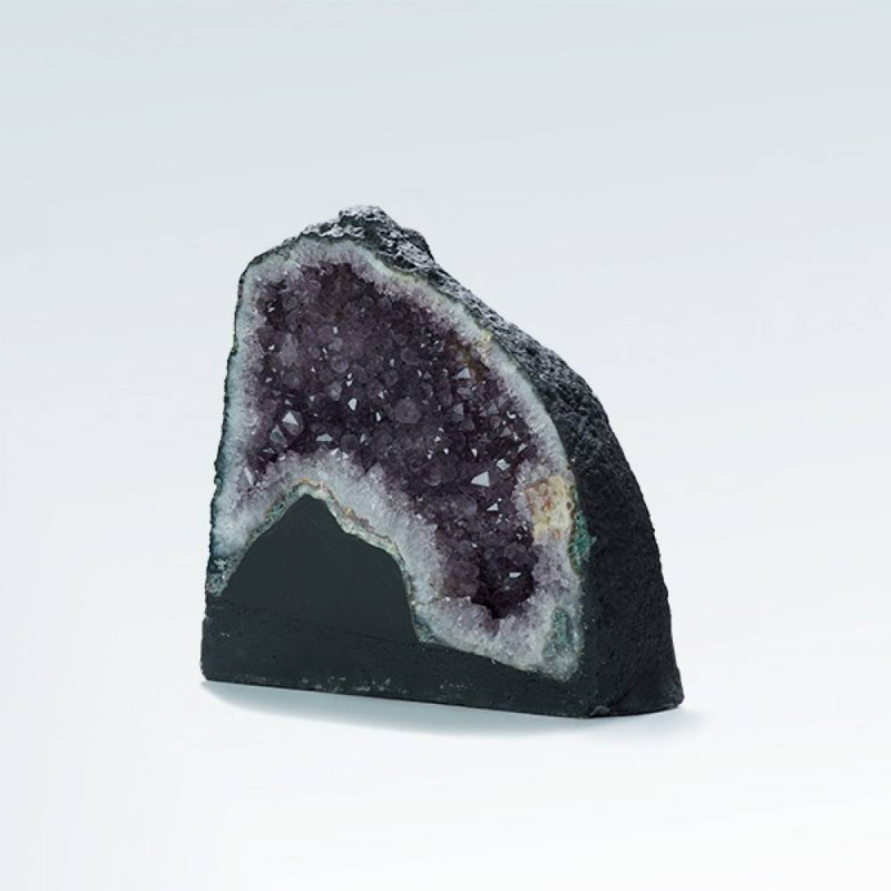 اماتيست (CRYSTALS OF THE WORMB)