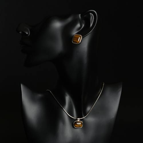 طقم  (حلق وسلسال)