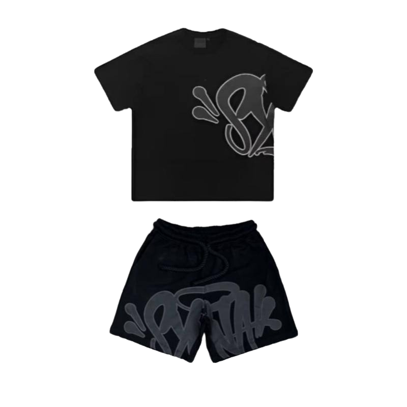 T -shirt and loose printed and women's shorts kit